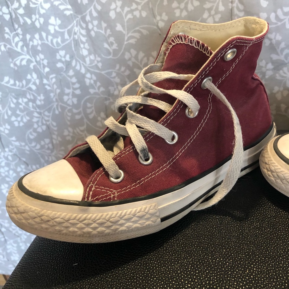 Converse - Picture 2 of 3